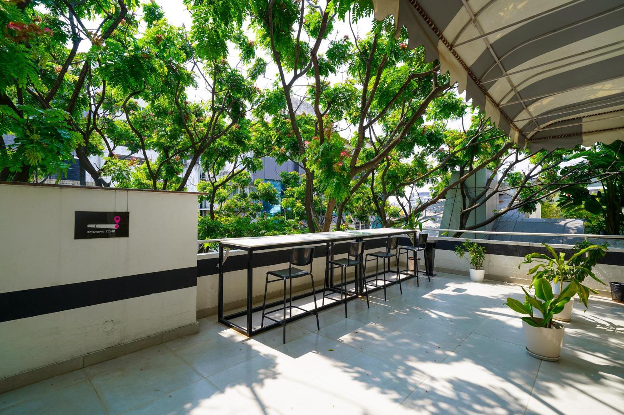 Olive Hotel Magrath By Embassy Group Bangalore Exterior foto
