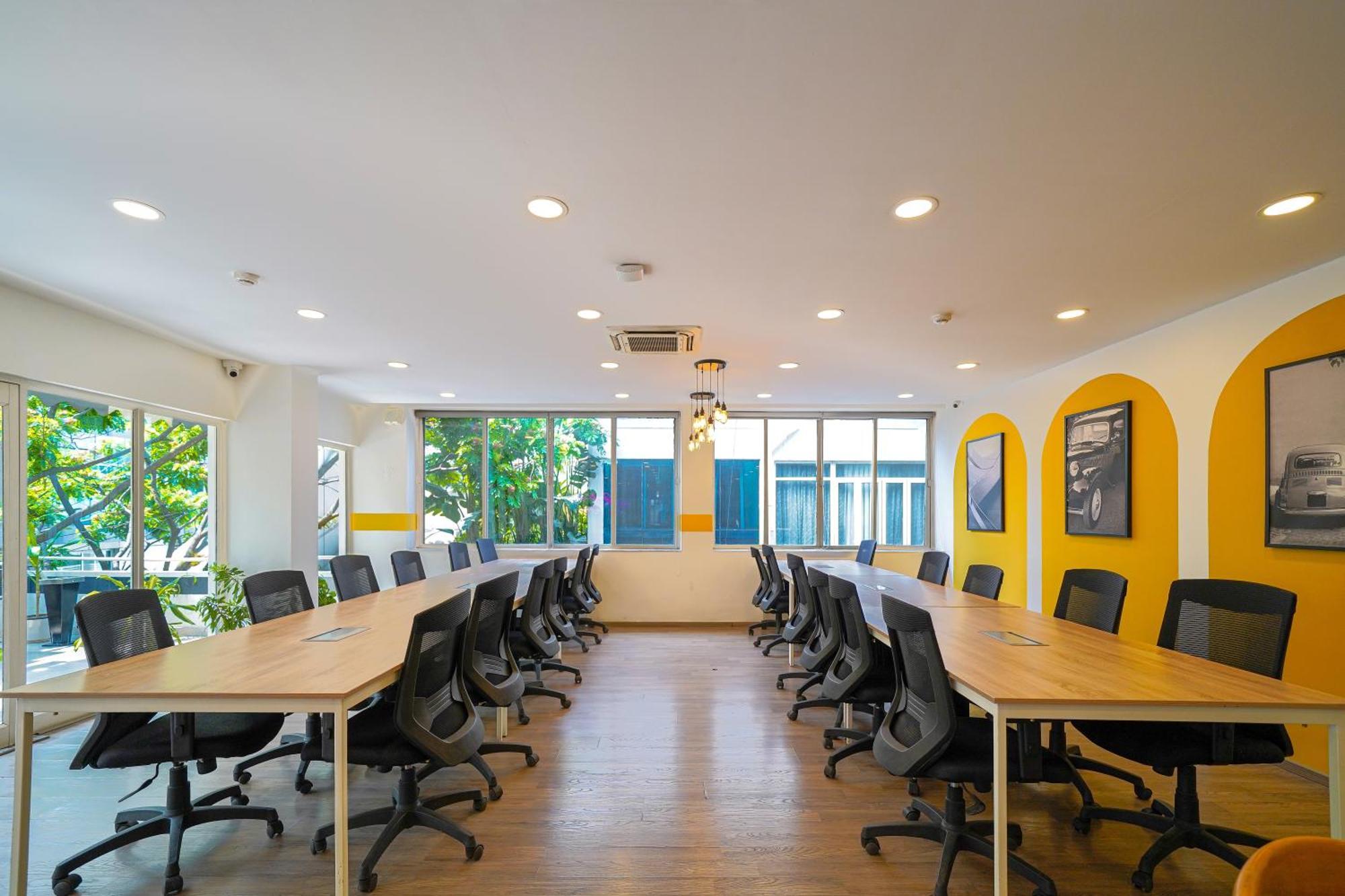 Olive Hotel Magrath By Embassy Group Bangalore Exterior foto
